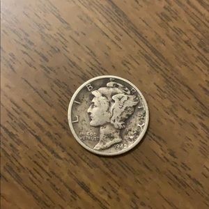 1942 Mercury dime. Great condition full bands.